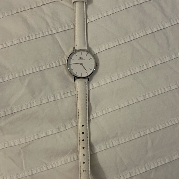 Daniel Wellington Silver and White Watch - Picture 3 of 3